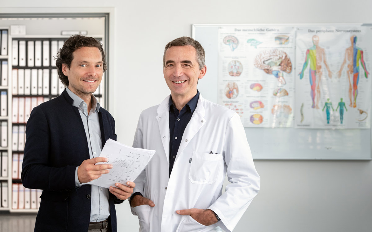 PD Dr. Alexander Hapfelmeier (links) und Prof. Bernhard Hemmer, Professor für Neurologie an der TUM, © Andreas Heddergott / TUM