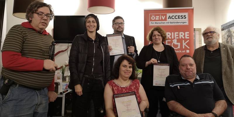 v.l.n.r 2. Reihe: David Sylvester Marek, Nina Strasser, Udo Seelhofer, Mareike Boysen, Prof. Fred Turnheim; vordere Reihe: Katharina Müllebner, Herbert Pichler, oto: ÖZIV